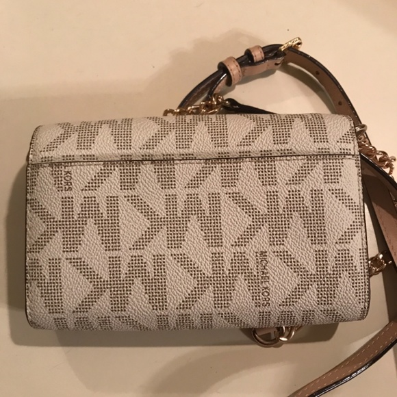 Michael kors clutch - Picture 3 of 5